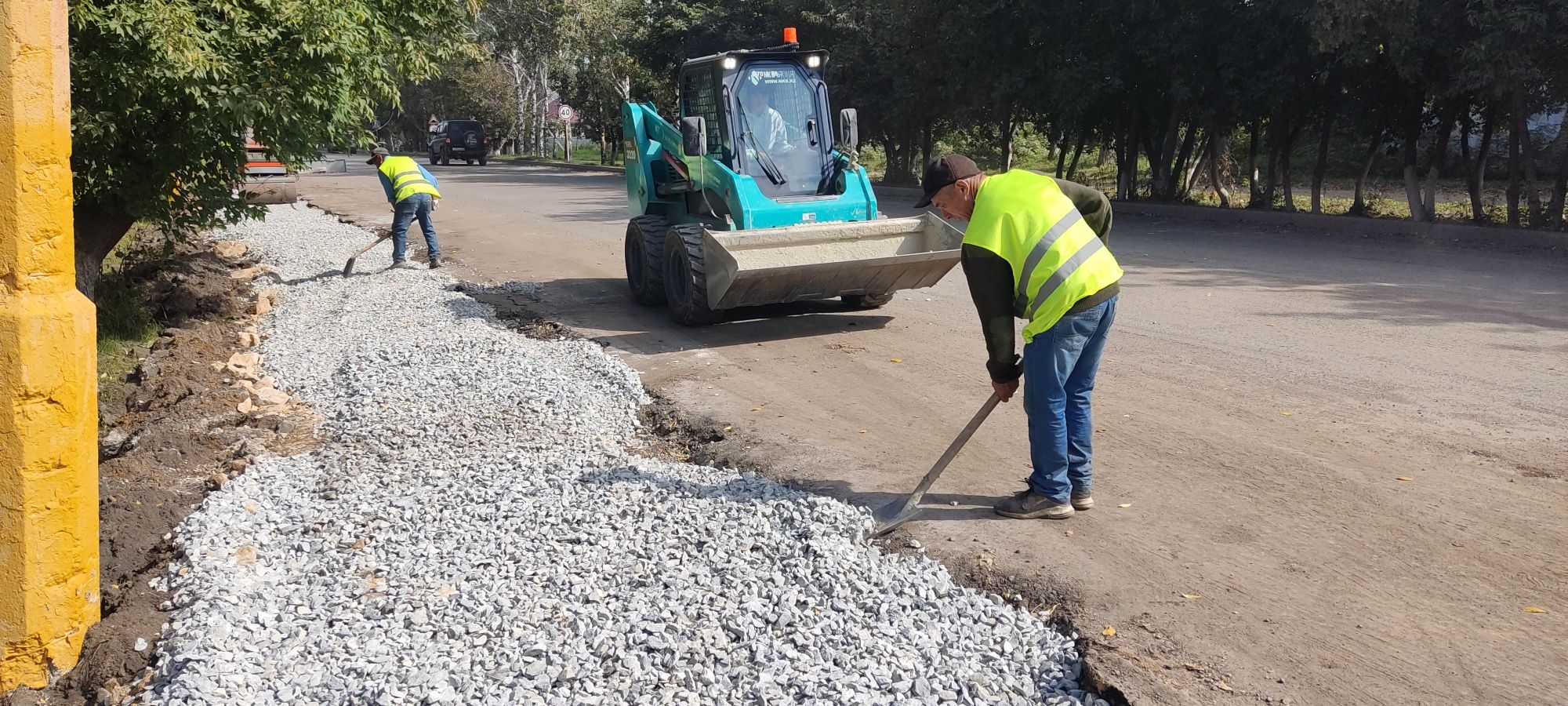Аренда бобкат и минипогрузчик мксм шетка вила ковш bobcat