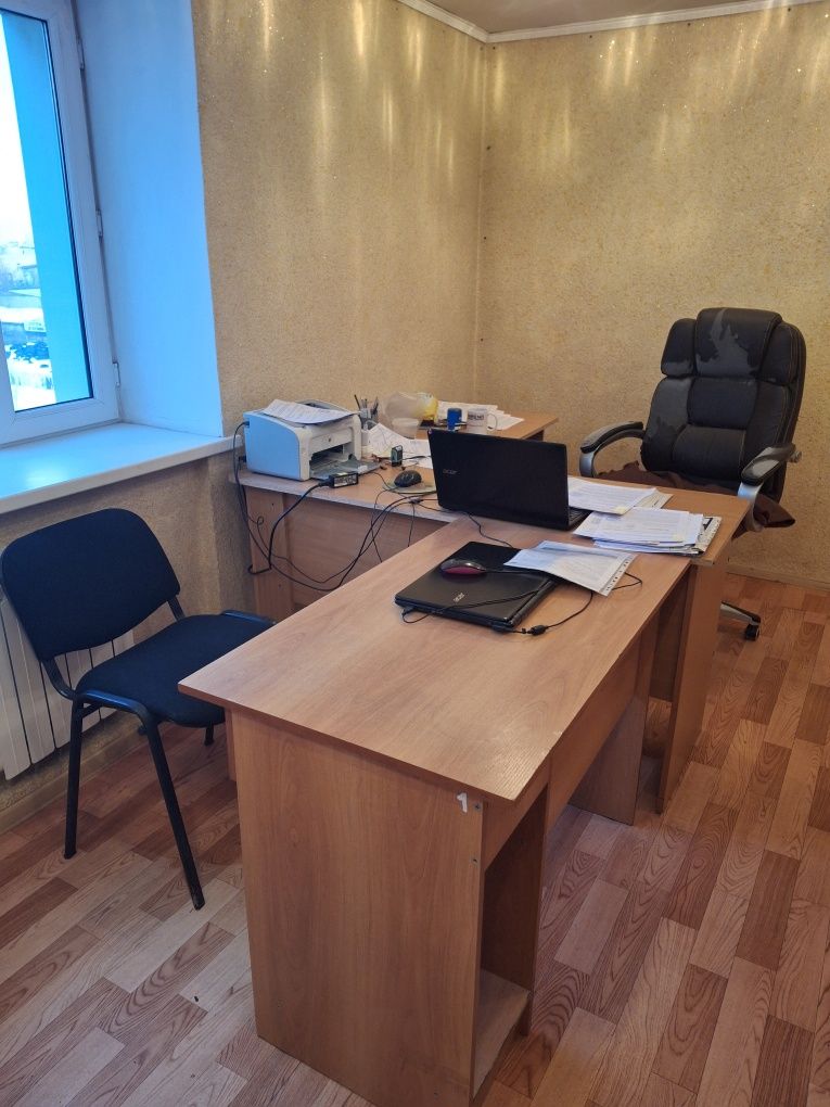 Офисная мебель в отличном состоянии
