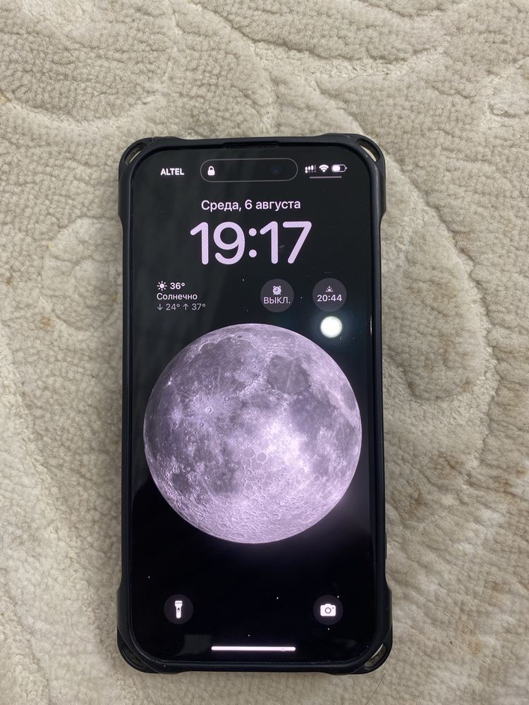 Iphone 15 pro в отличном состояний царапин нету, в ремонте не было