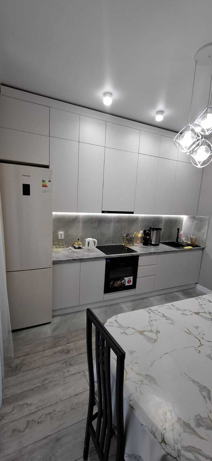 продам 3 комнатную квартиру в центре