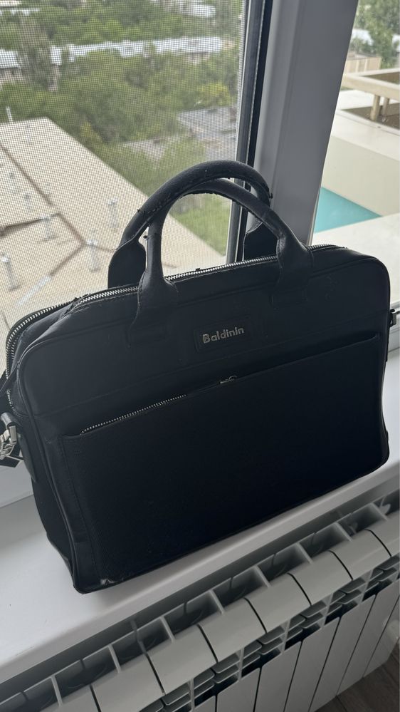 Продам портфель Baldinin