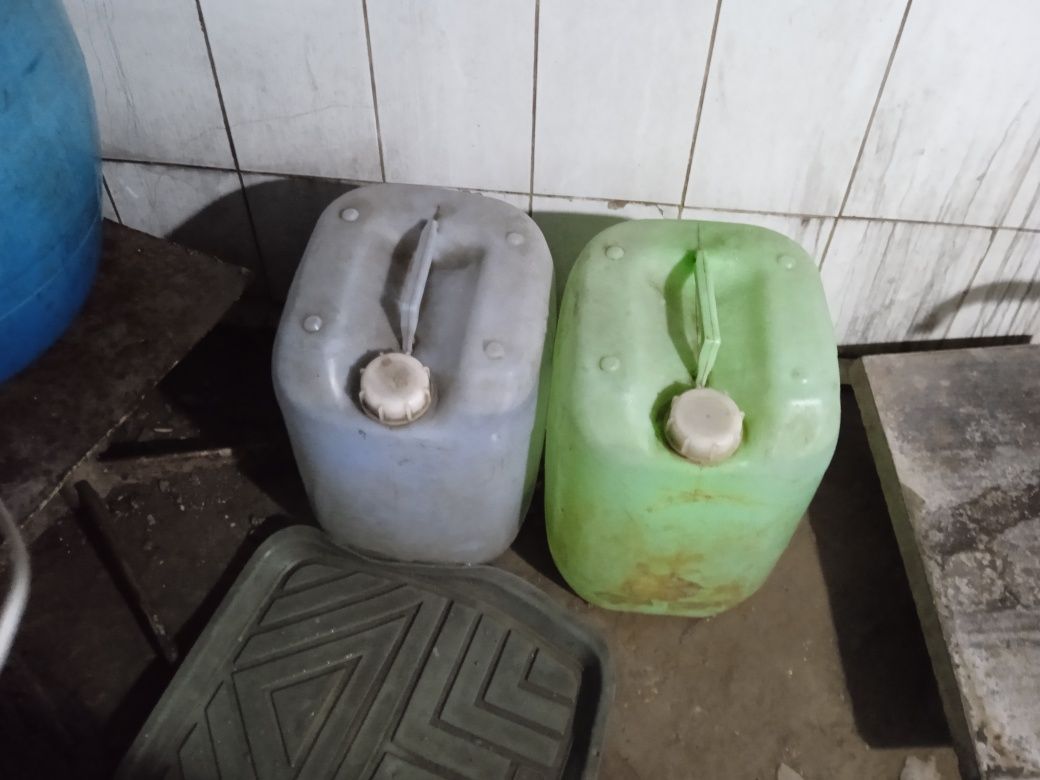 Продам два бачонки