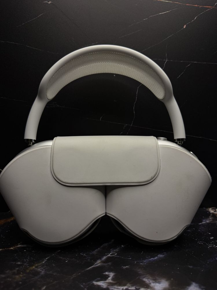 Apple AirPods MAX