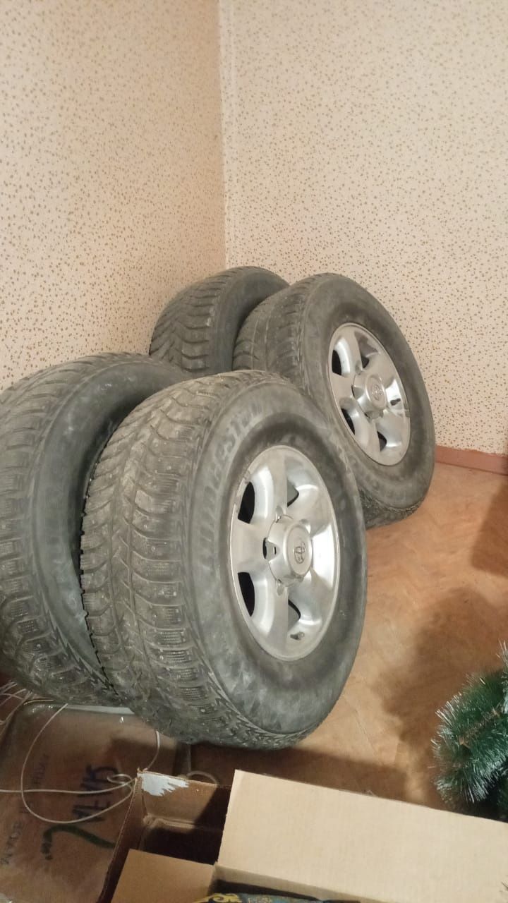 Продам зимнию резину с дисками