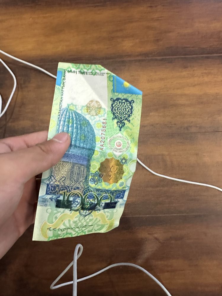 Продаю коллекционную купюру с изображением мавзолея