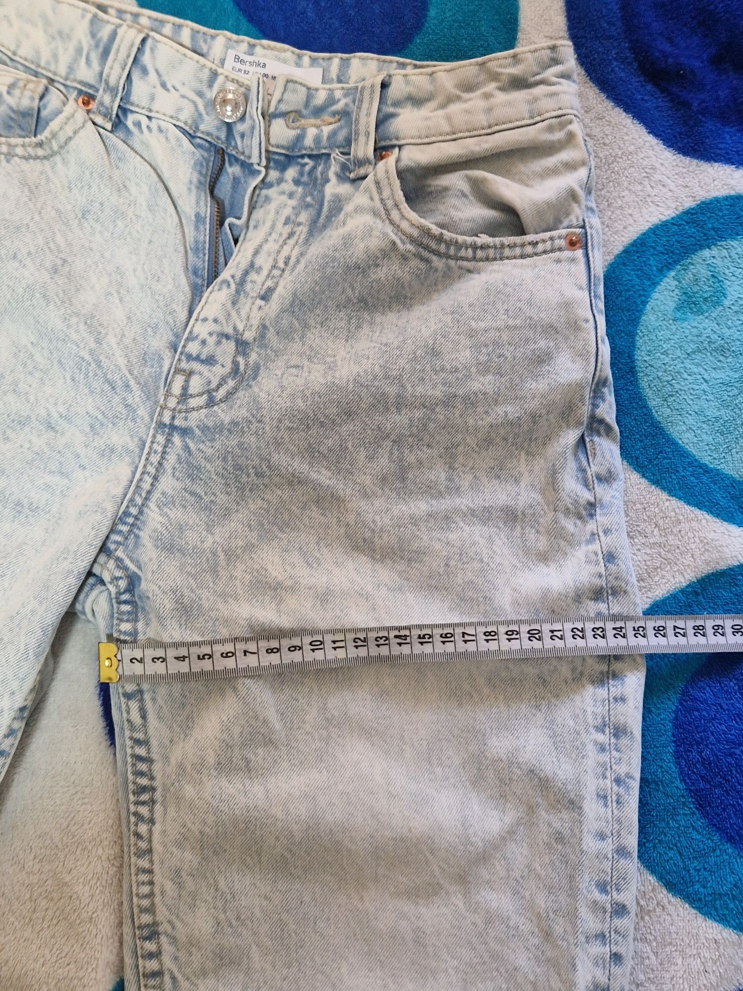 Джинсы Bershka 32р