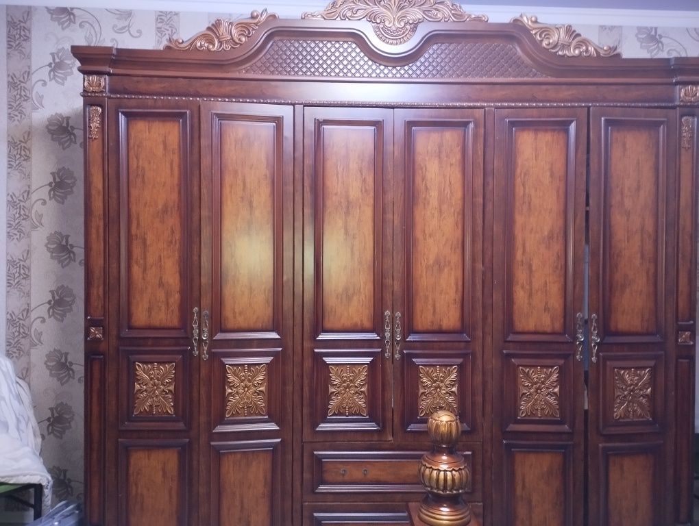 Спальный гарнитур
