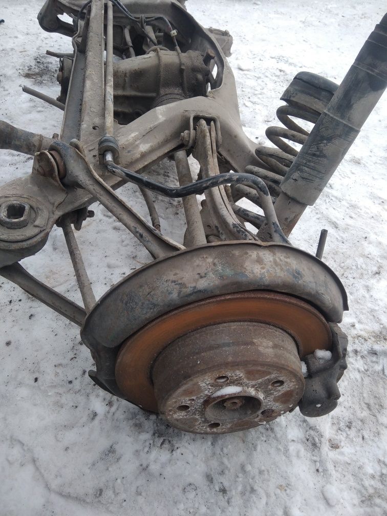 Продам заднию балку в сборе, Мерседес 124.