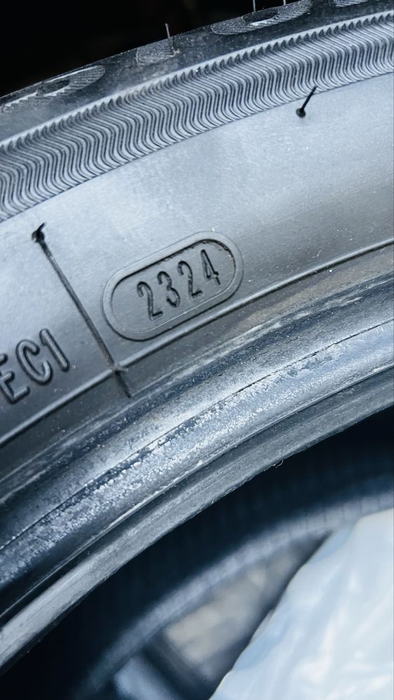 Шины комплект BRIDGESTONE 235/55/20