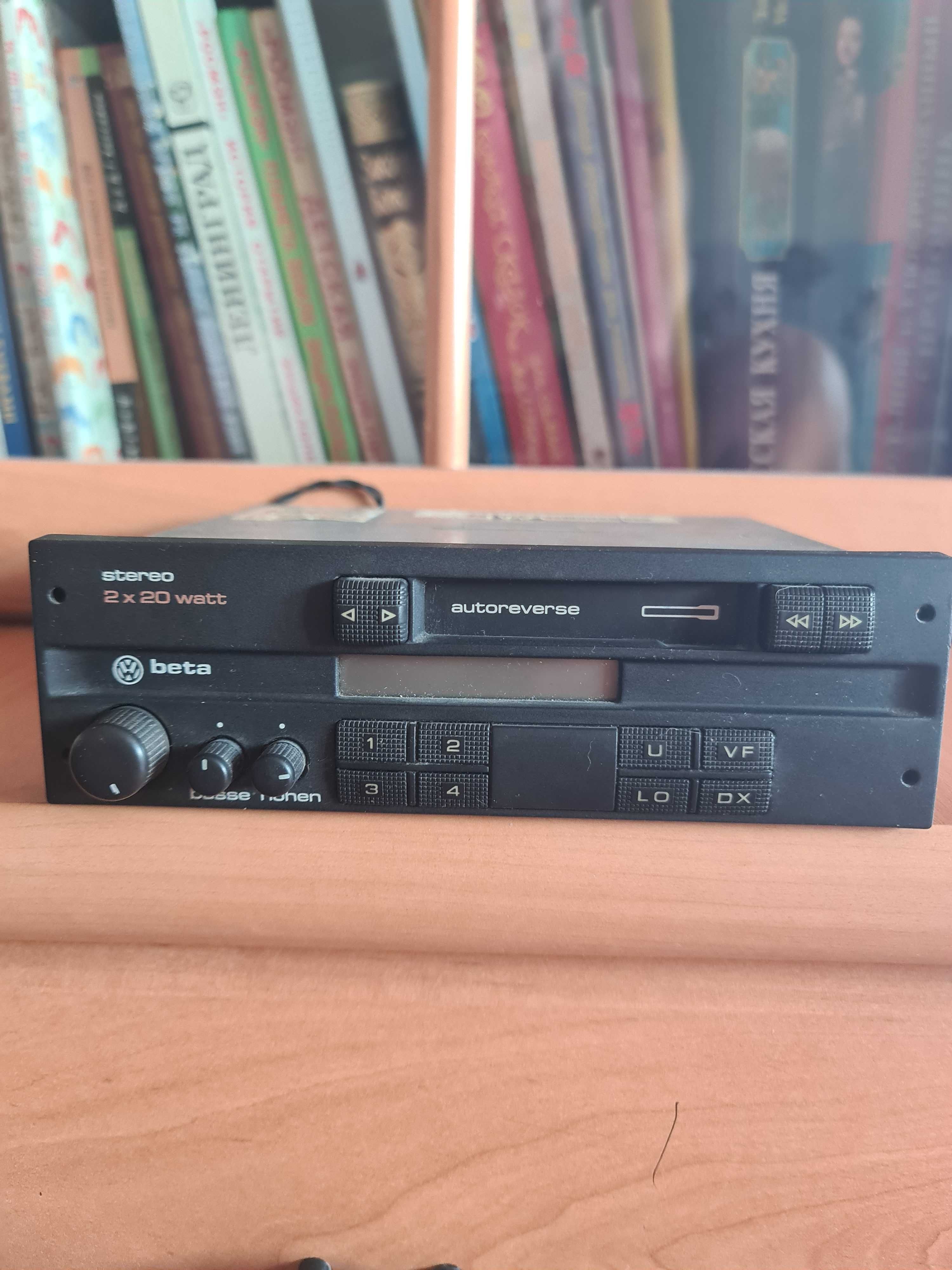 Автомагнитолы " KENWOOD KRC-452D " и " BETA "  рабочем состоянии .