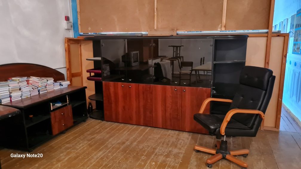 Мебель для рабочего кабинета и парты, стулья для учебного класса