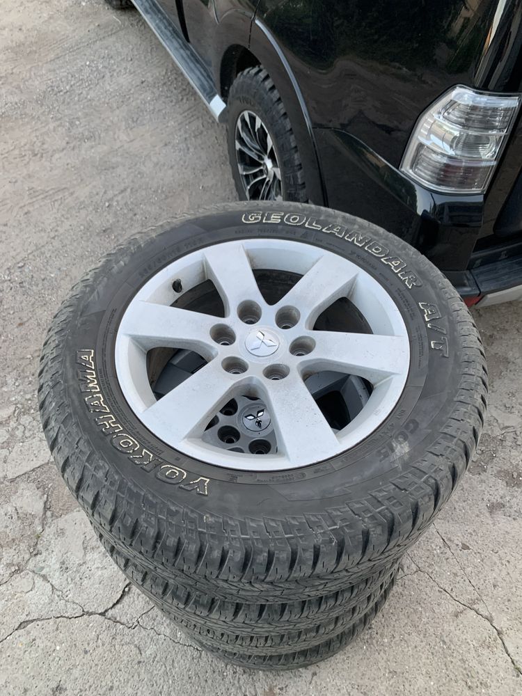 Диски вместе с резиной pajero r18