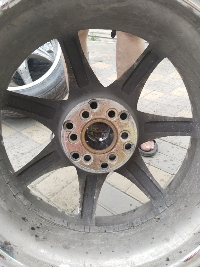 Диски с шинами. Колеса. Шины 275/45R20. Диски.