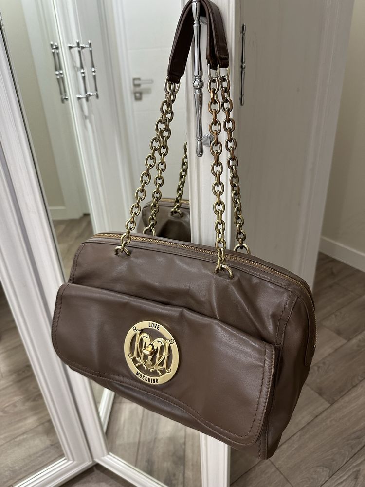 Срочно! Продам сумку Moschino оригинал