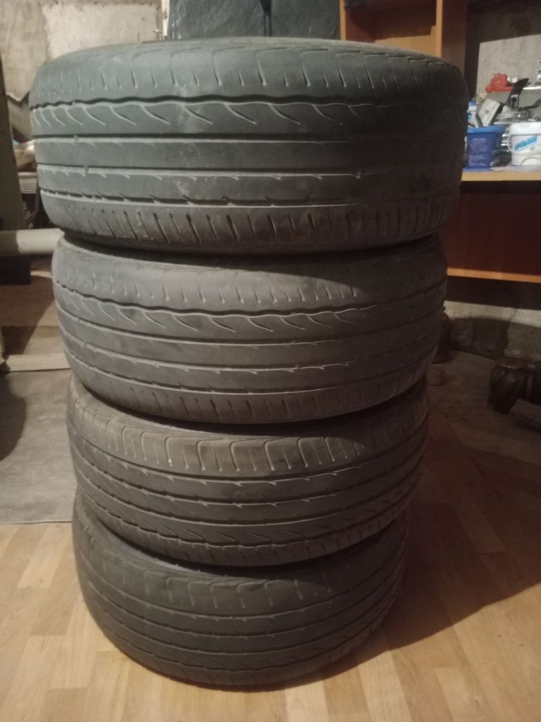 Шины летние 215/55/17