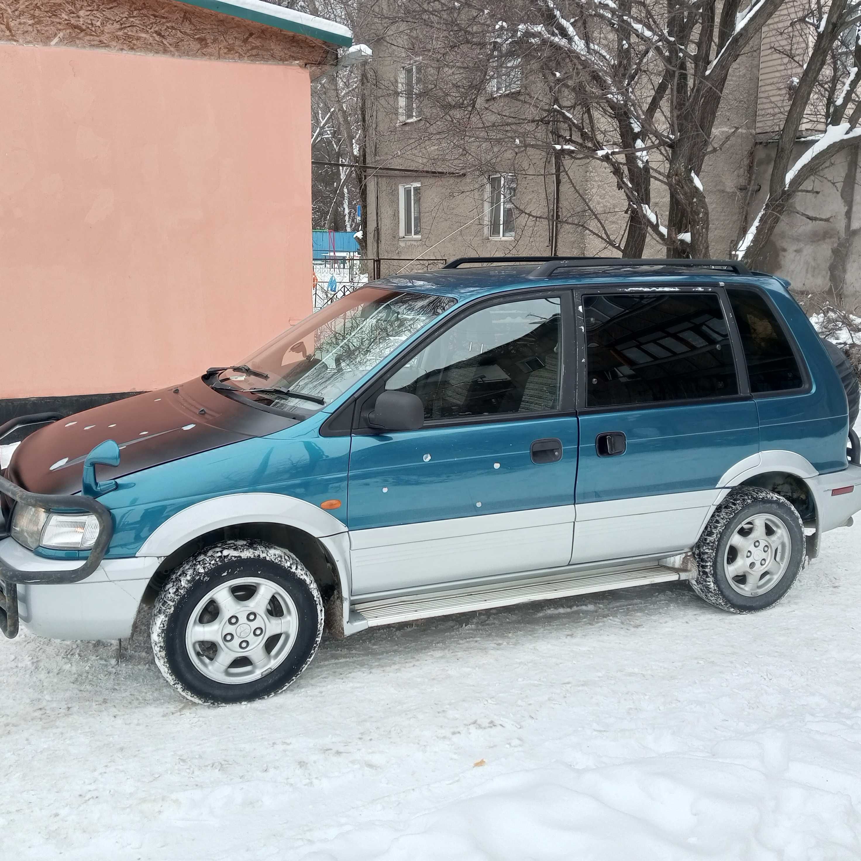 Mitsubishi RVR 1996