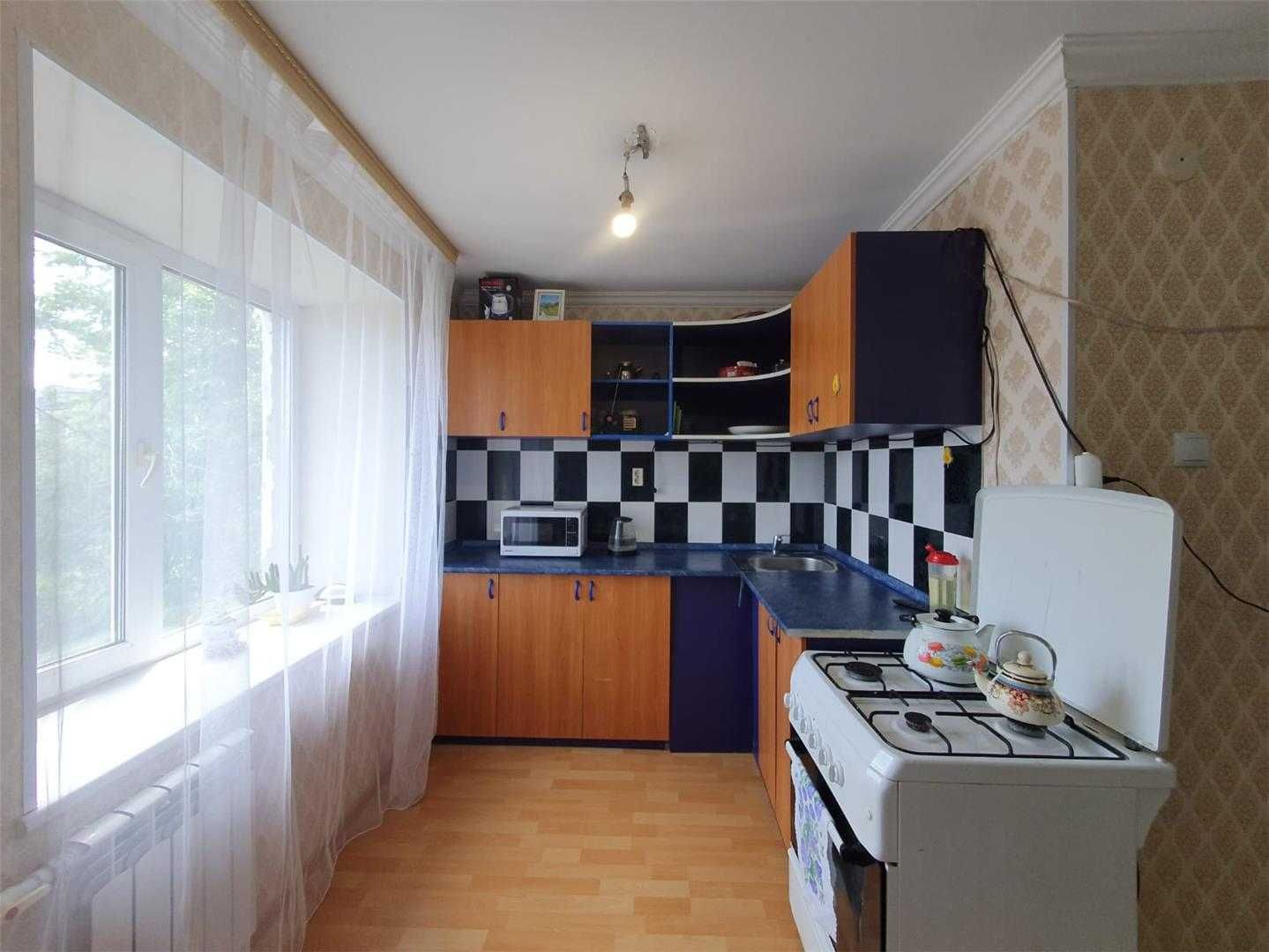 1 комн. кв. в центре рядом с акиматом 4 эт. с ремонтом