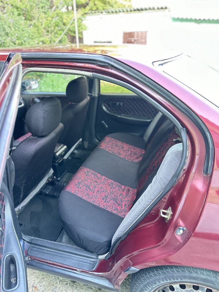Nissan Primera P10