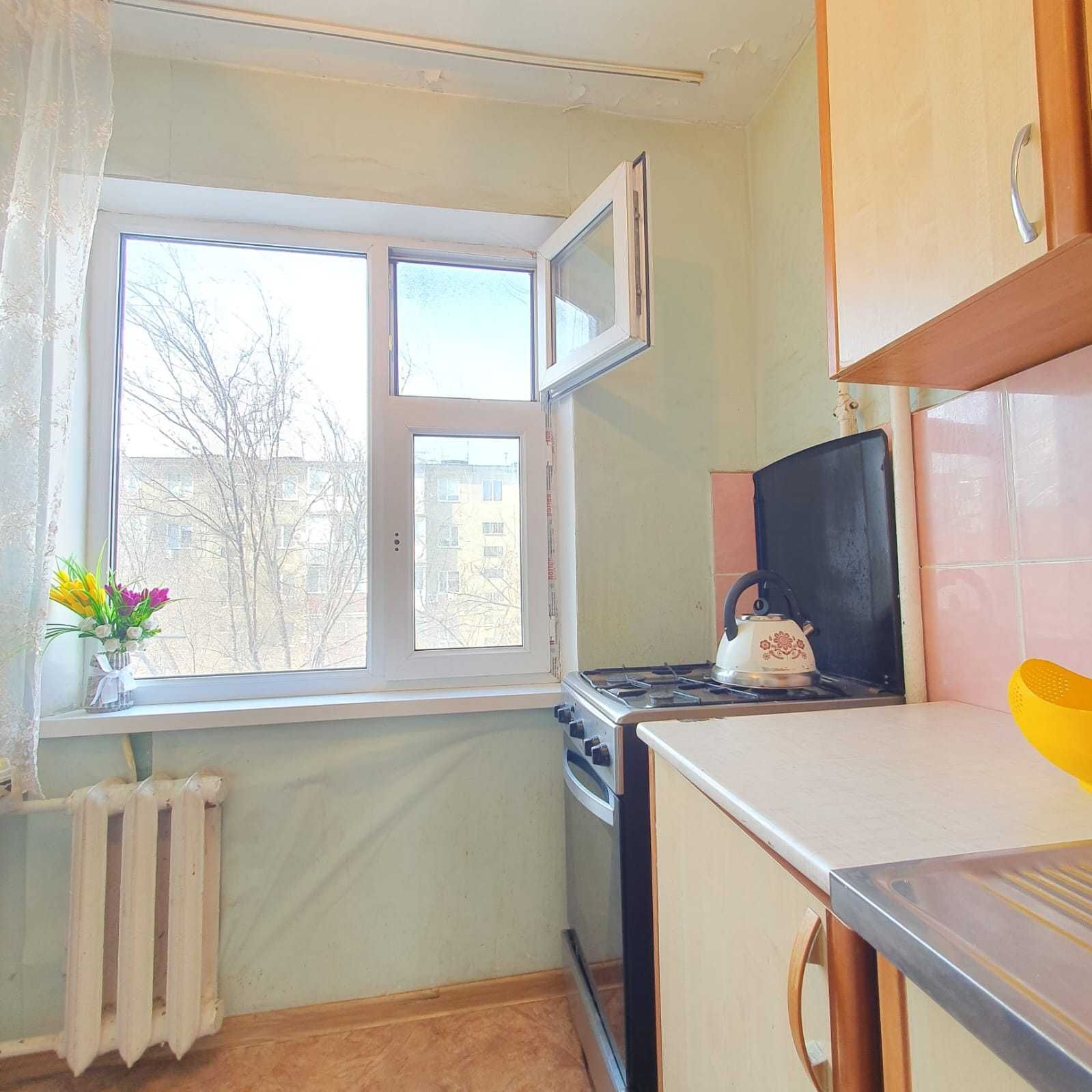 Продам 2х кв. по пр.Абая, этаж 3/5, "распашонка", квадратура 48м2!
