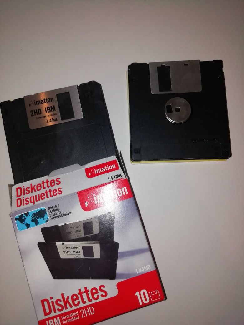 Дискеты новые. Diskettes IBM formatted 2 HD. Для коллекционеров