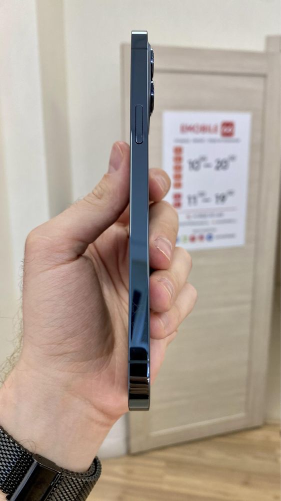 Продам Iphone 12 PRO MAX