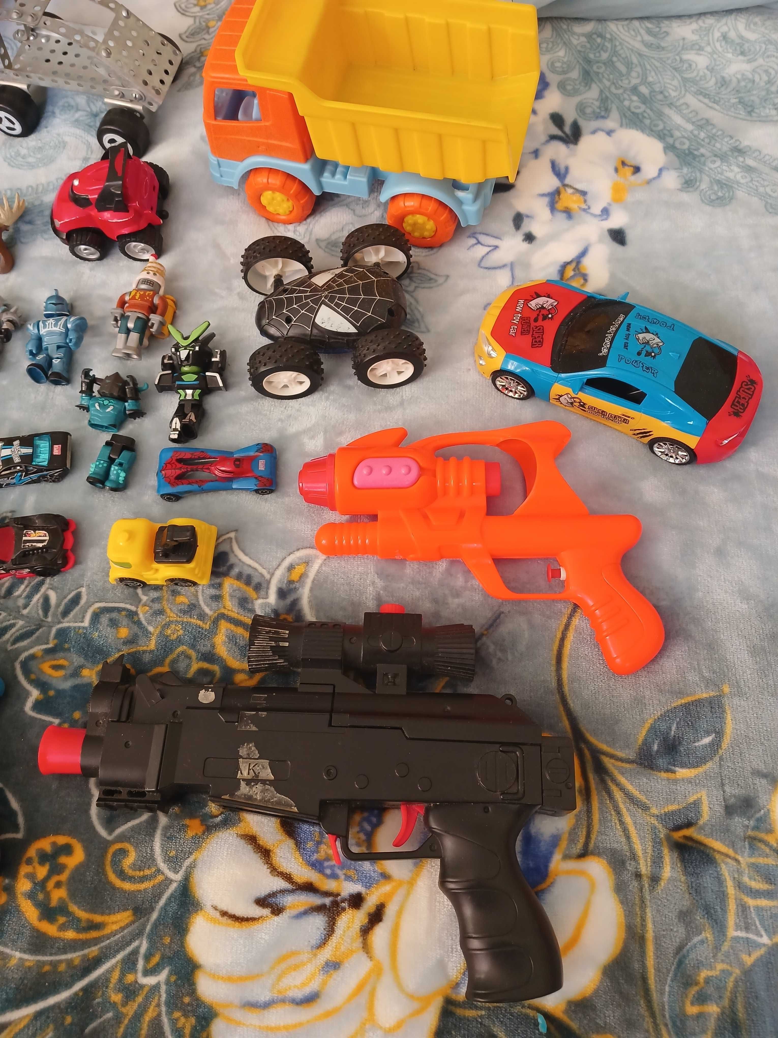 Продам-пакет-игрушек-2000тг