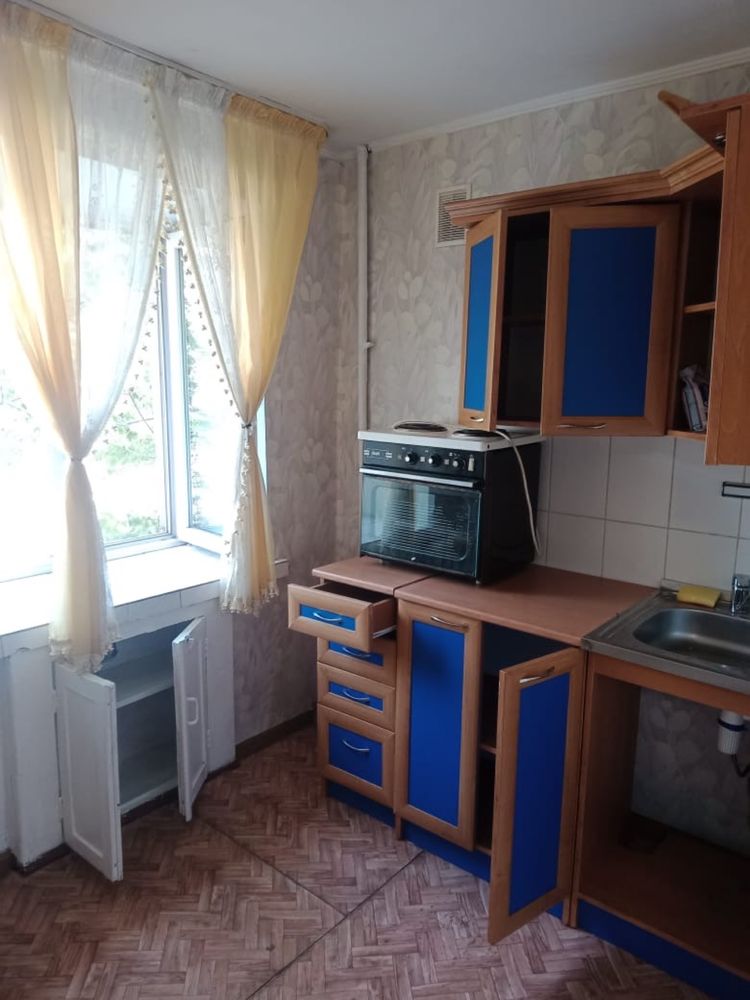 Сдаю 3 комнатную квартиру.