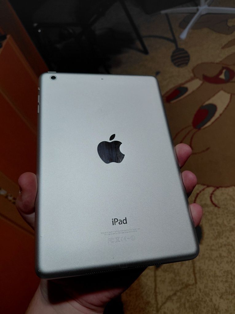 Ipad mini 2 128GB не включается