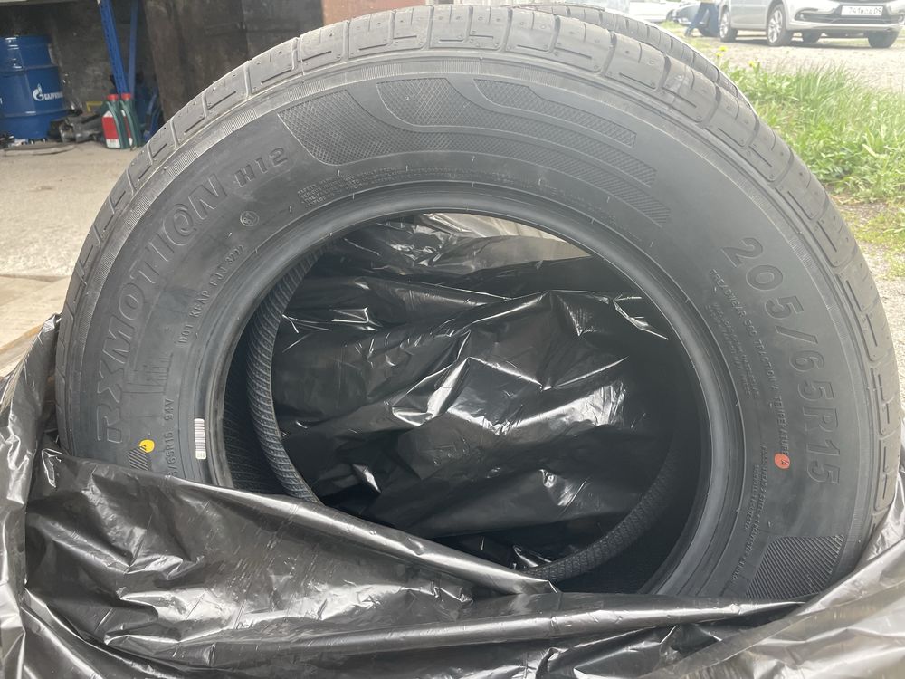 Летние шины Roadx RX Motion H12 205/65 R15 94V новые