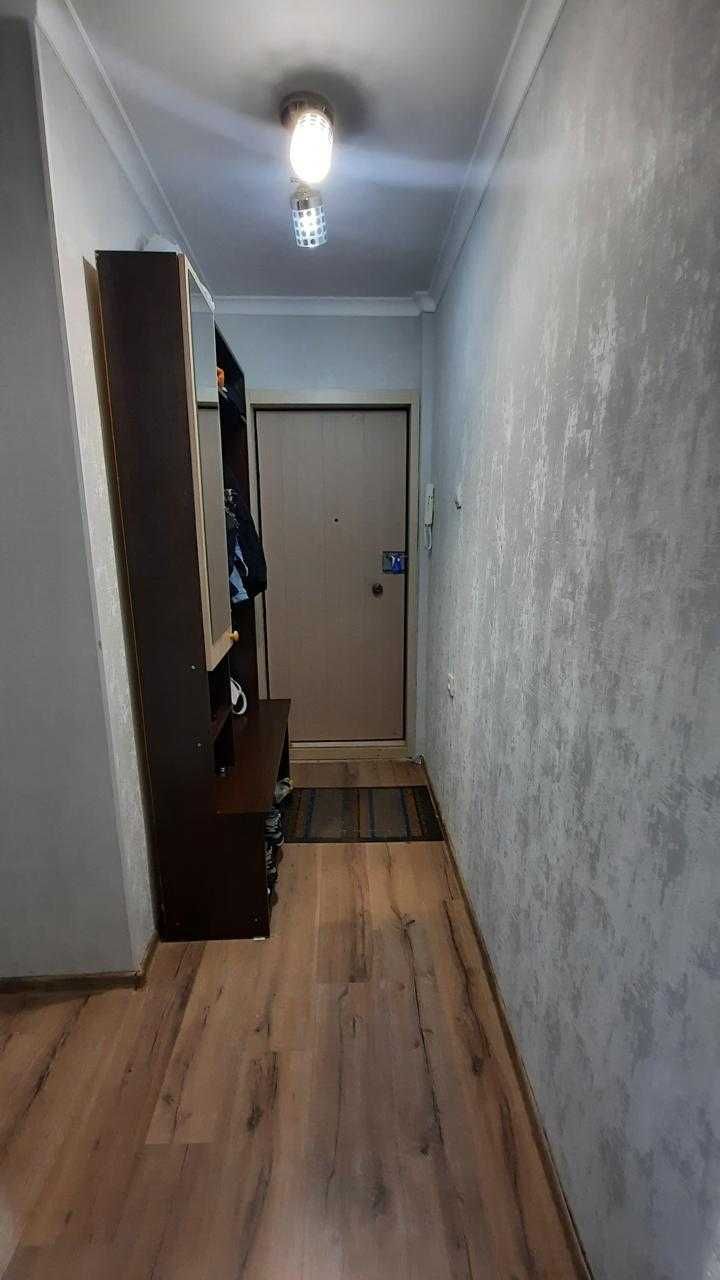 продам 2 комн квартиру в центре города