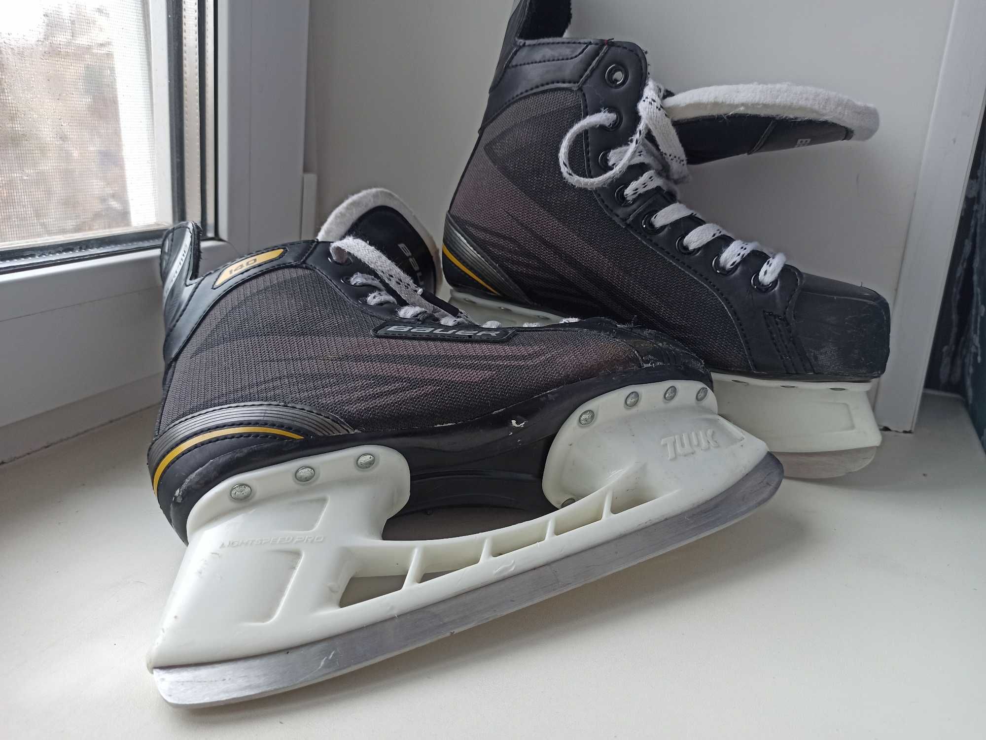 Коньки хоккейные Bauer размер 38,5