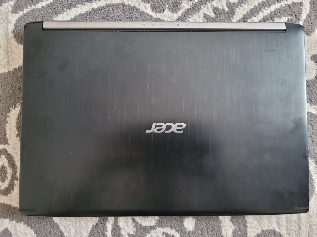 Acer Aspire 7
Экран -15.6-дюймовый 16:9, 1920 x 1080. IPS.