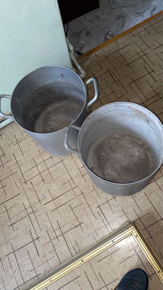 Кастрюли большие
