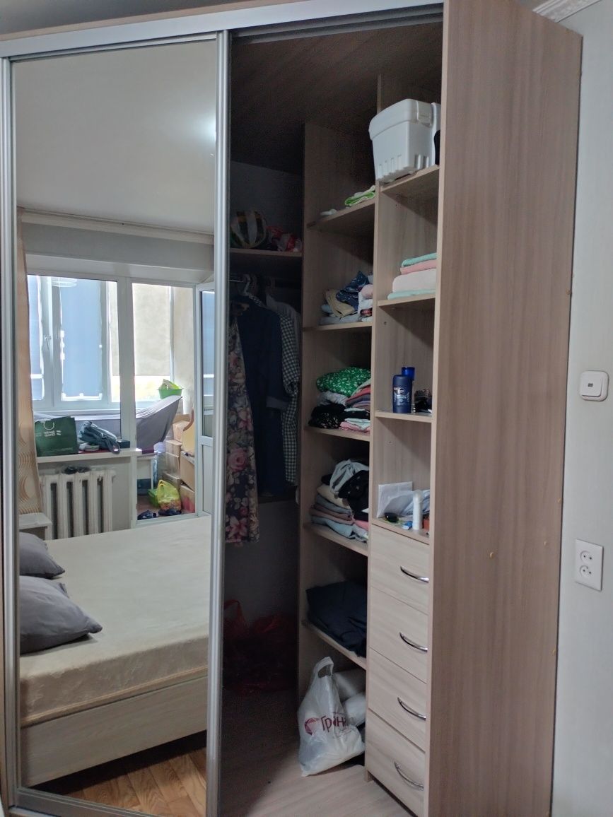 Продается шкаф угловой