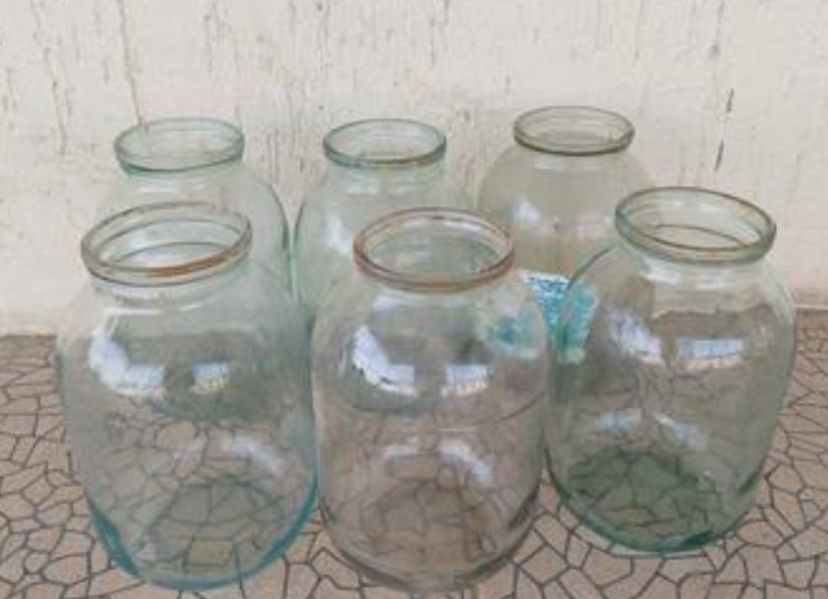 Продам банки 1л,2л,3л.