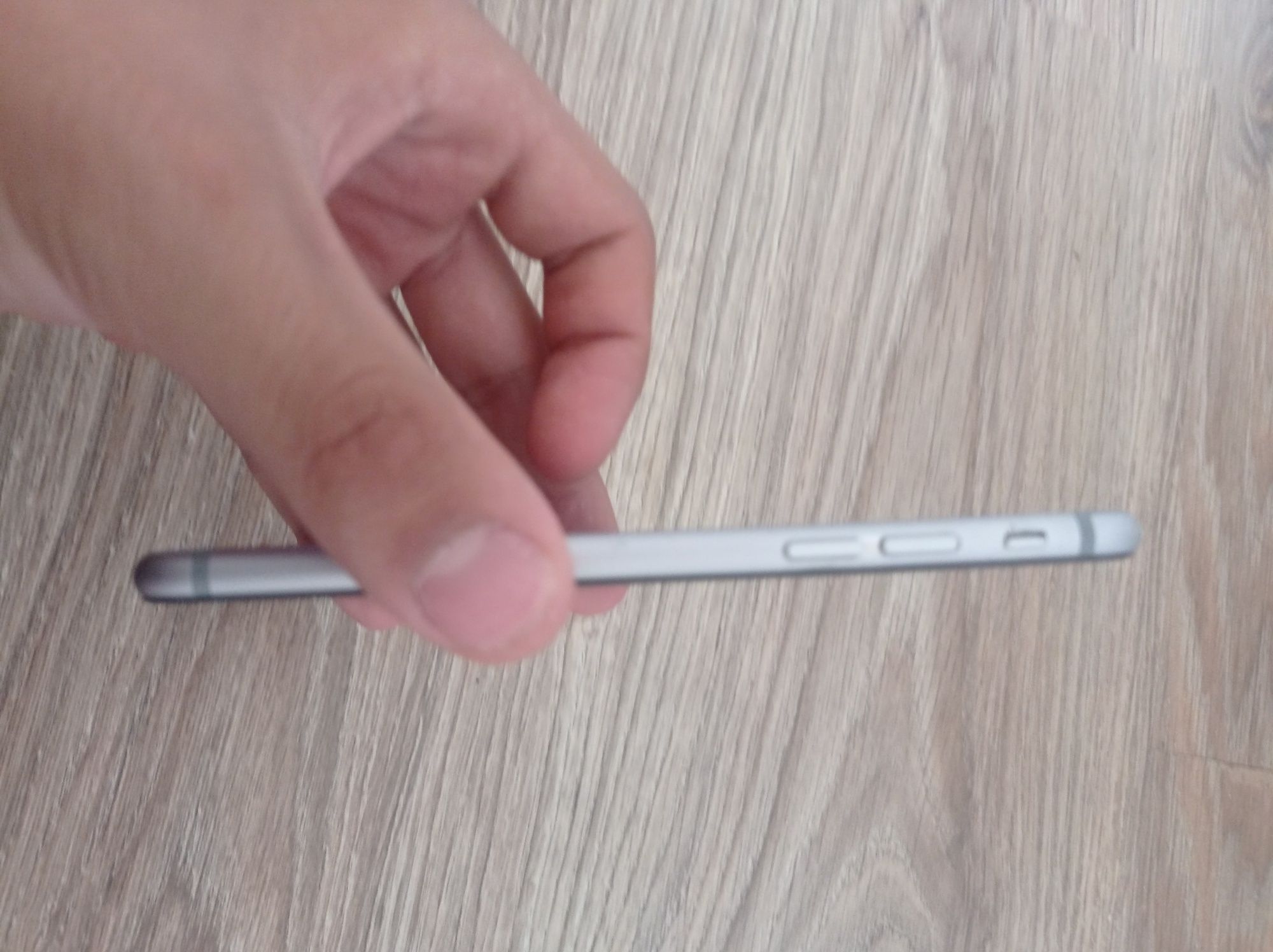 Продаю телефон iPhone 6