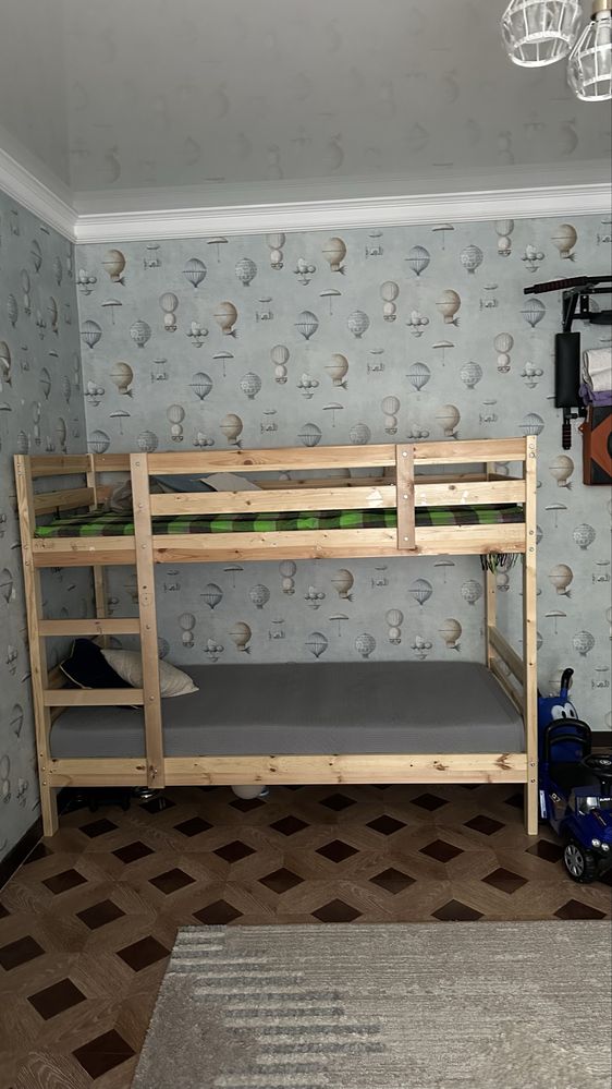 Продам двухэтажную кровать