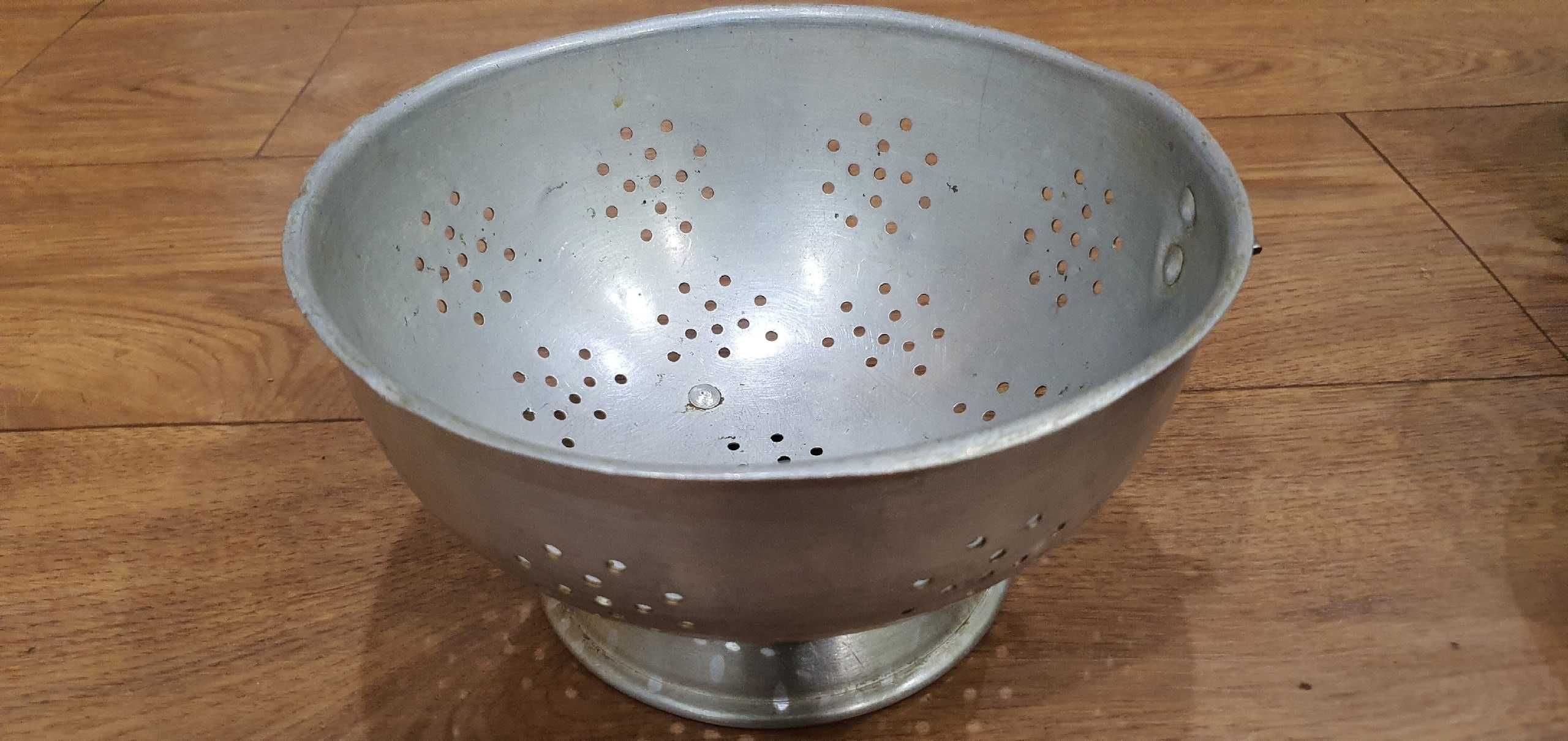 Кастрюля алюминиевая, дуршлаг