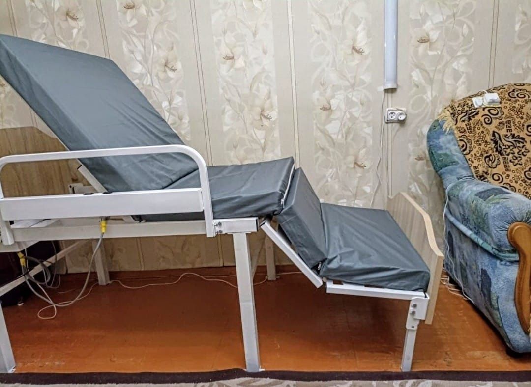 Продам Медицинская кровать , инвалидная коляска