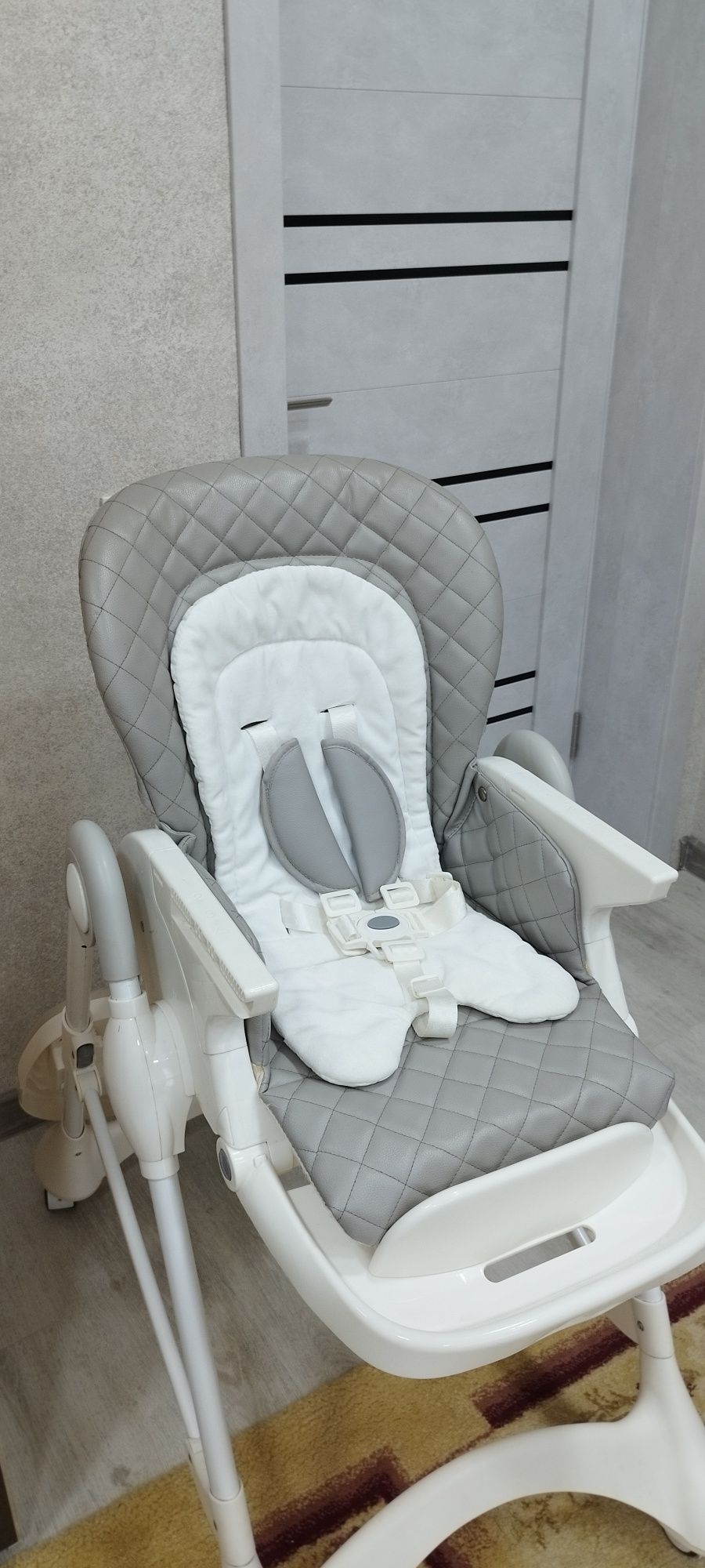 Продам стульчик для кормления
