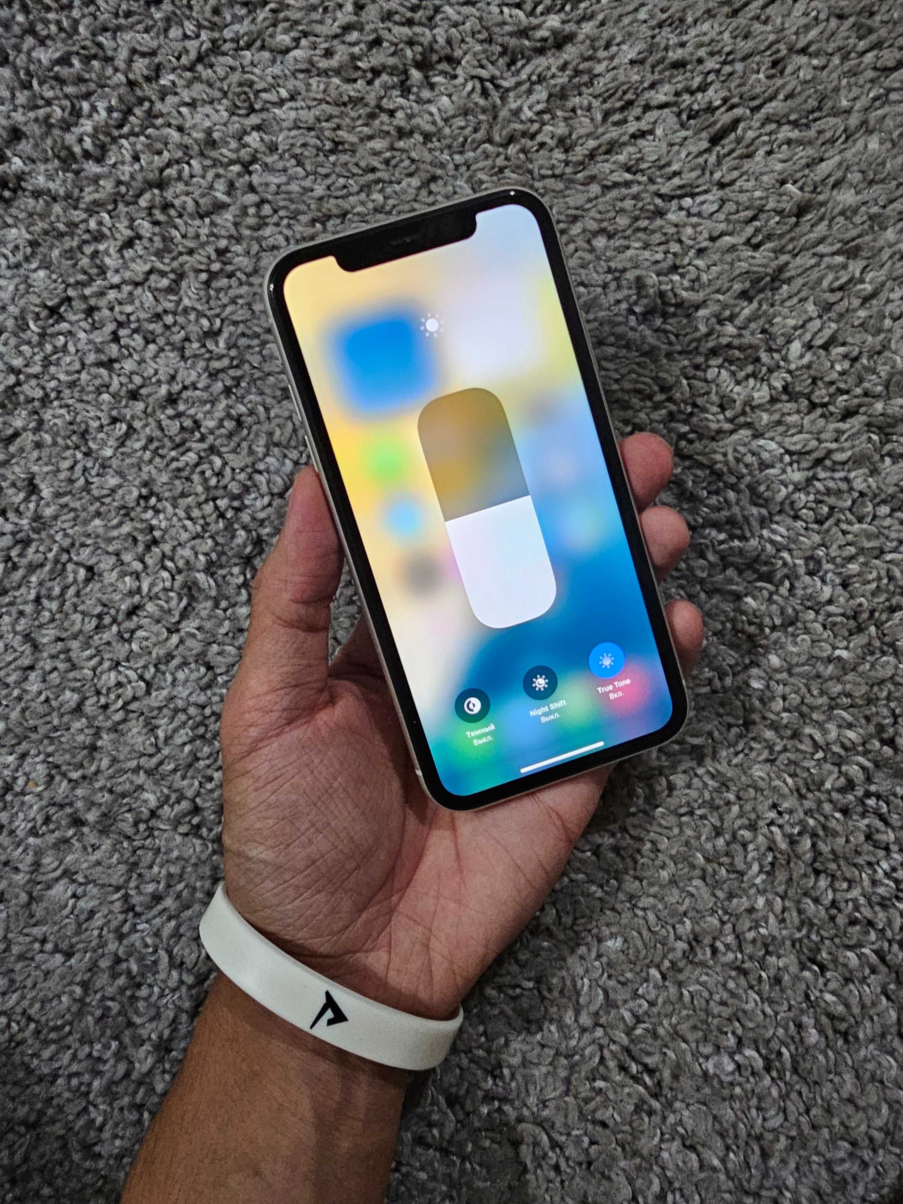 IPhone 11 телефон продам