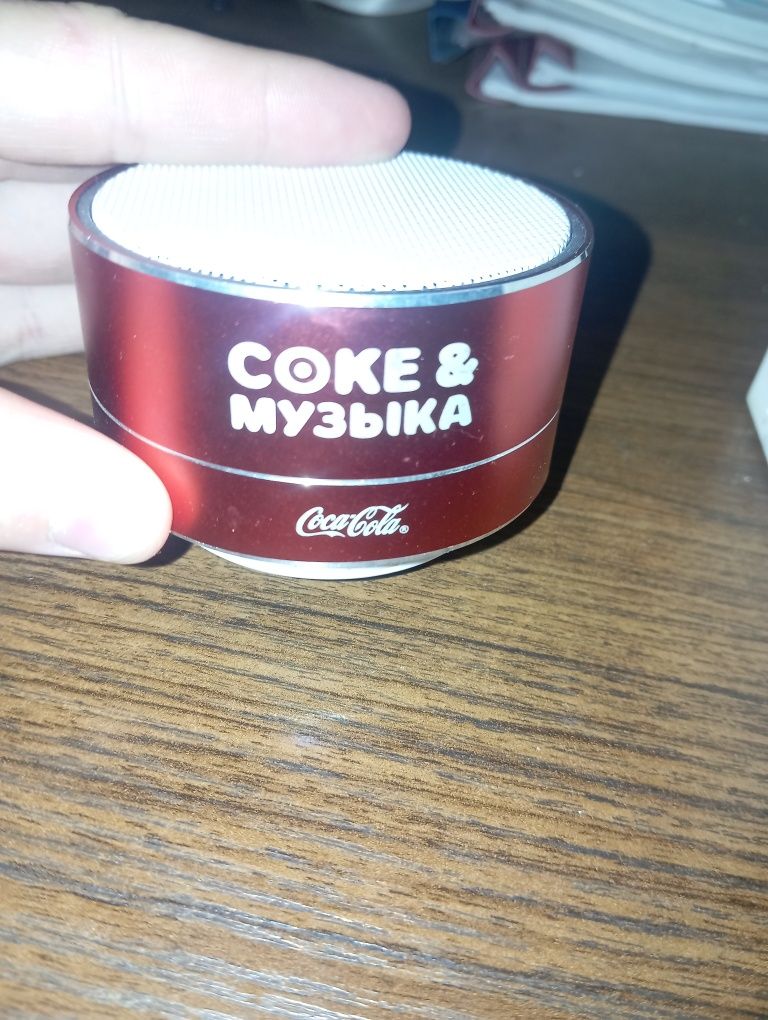 Продаю оригинальную Bluetooth-колонку от Coca-Cola