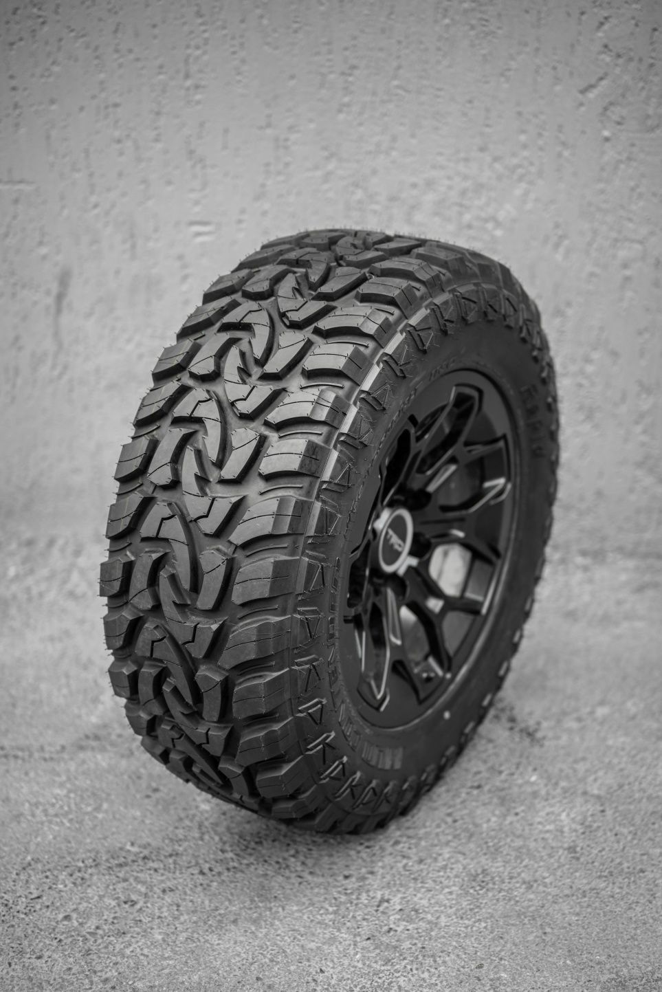 285/55R20 122/119Q Three-A LT Mud Contender M/T