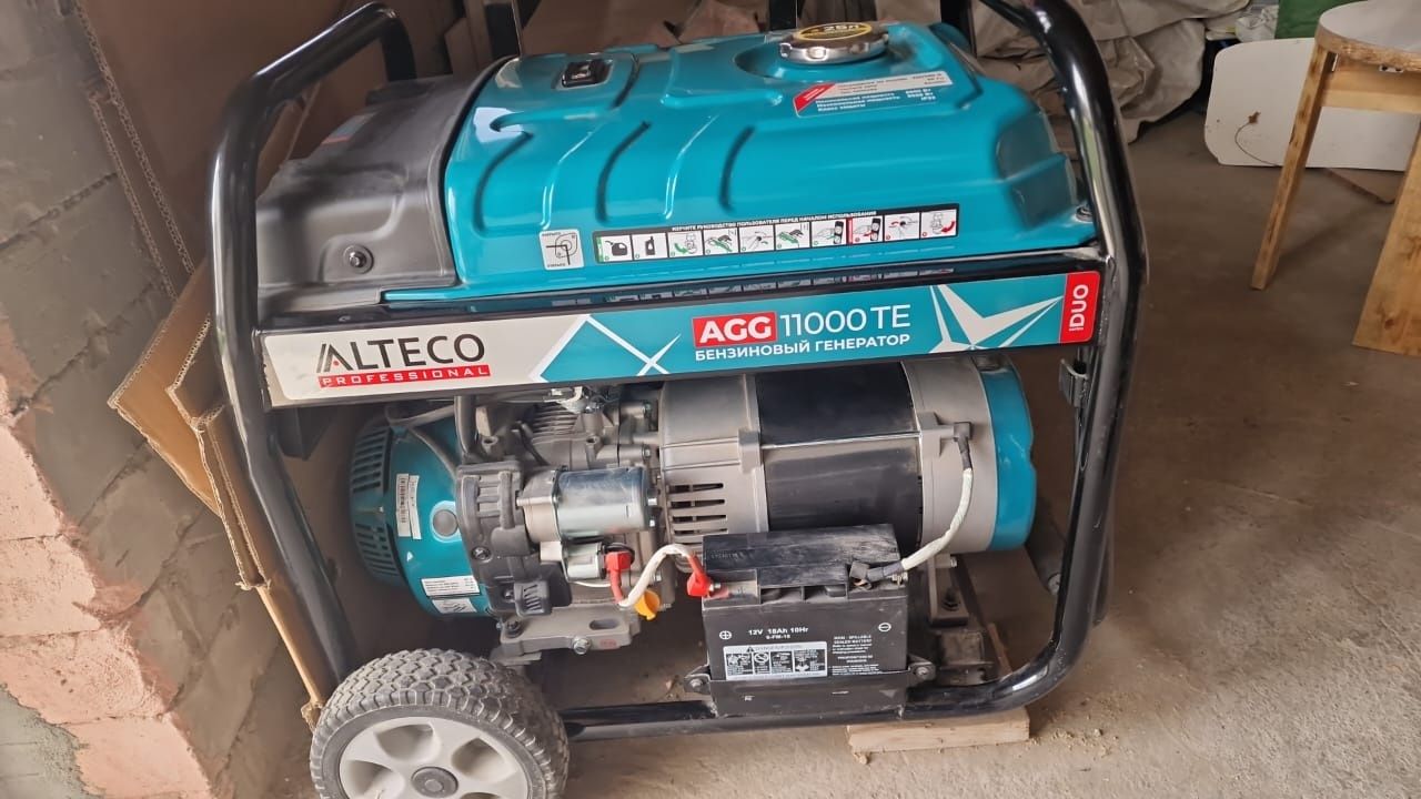Генератор почти новый alteco