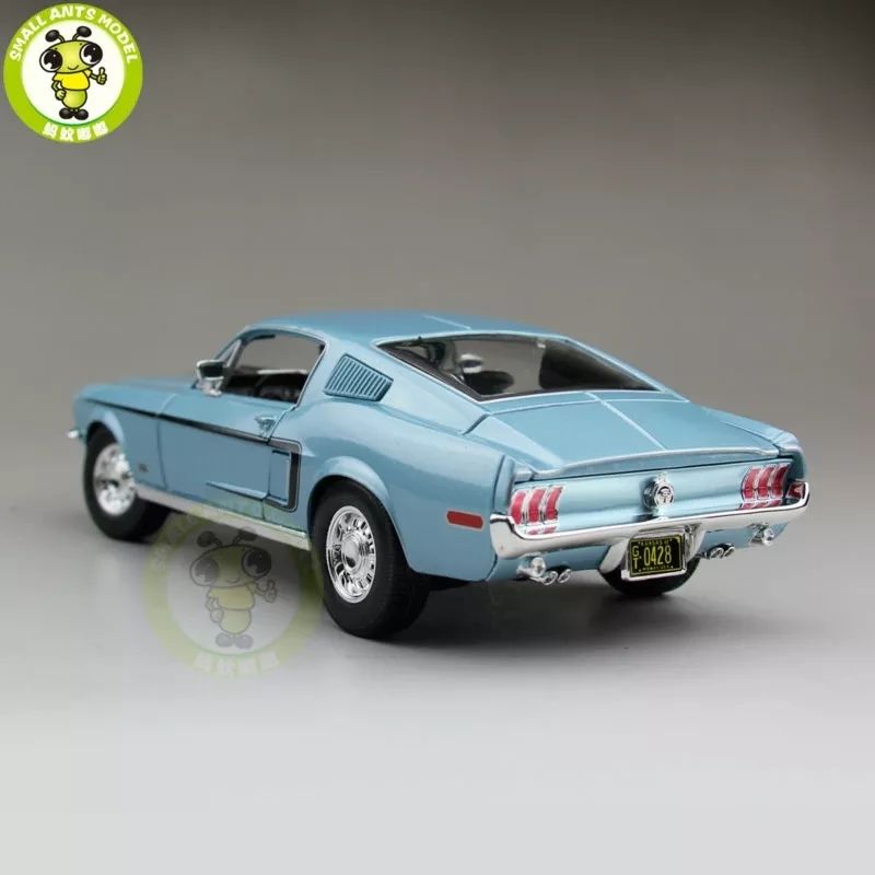 Продам модель Dodge Charger и другие, масштаб 1:18