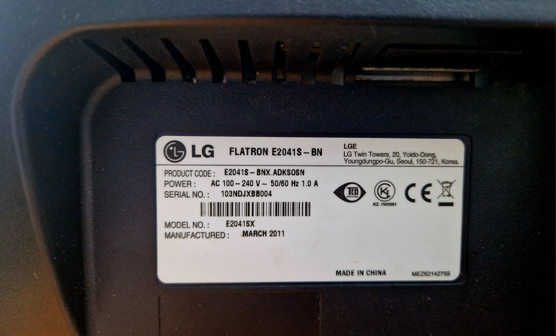 Монитор LG Flatron диагональ 20