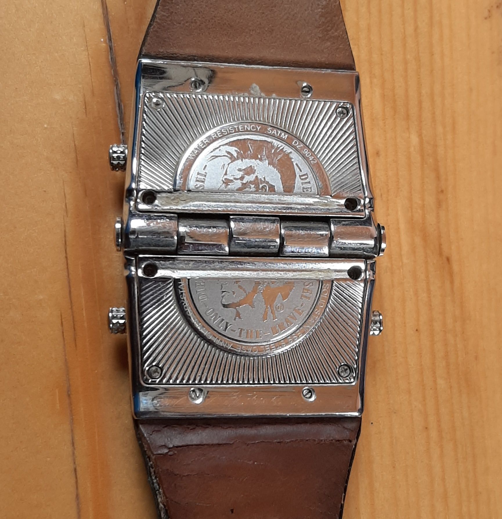Продаю б/у часы фирмы Diesel