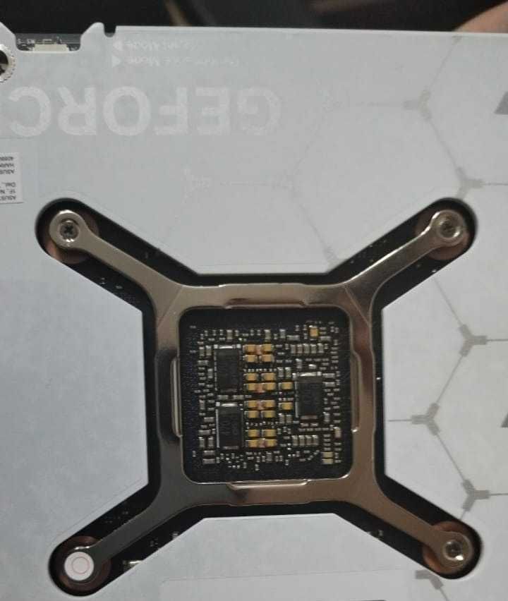 NVIDIA GeForce RTX 4070 Ti Super BTF (ASUS TUF Gaming)