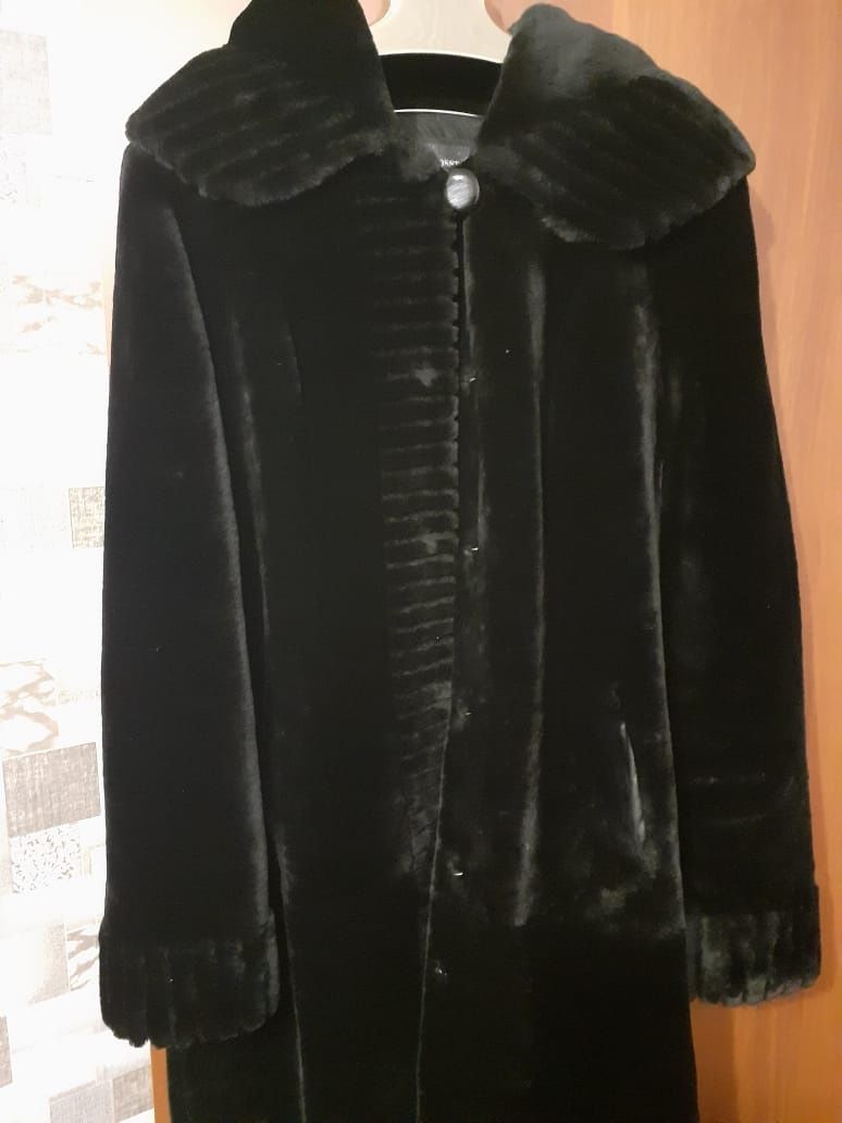 Продам мутоновую шубу