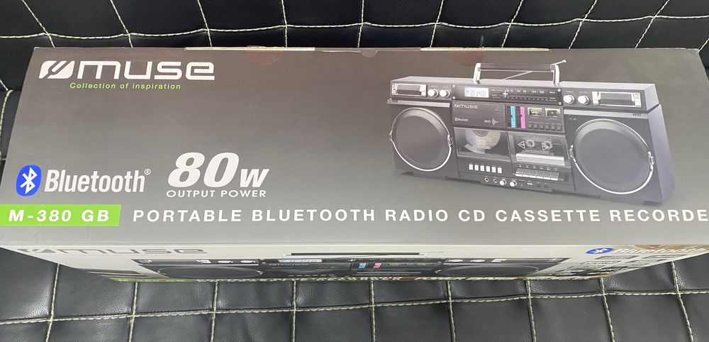 Продам новую магнитолу с CD-проигрывателем Muse - 380